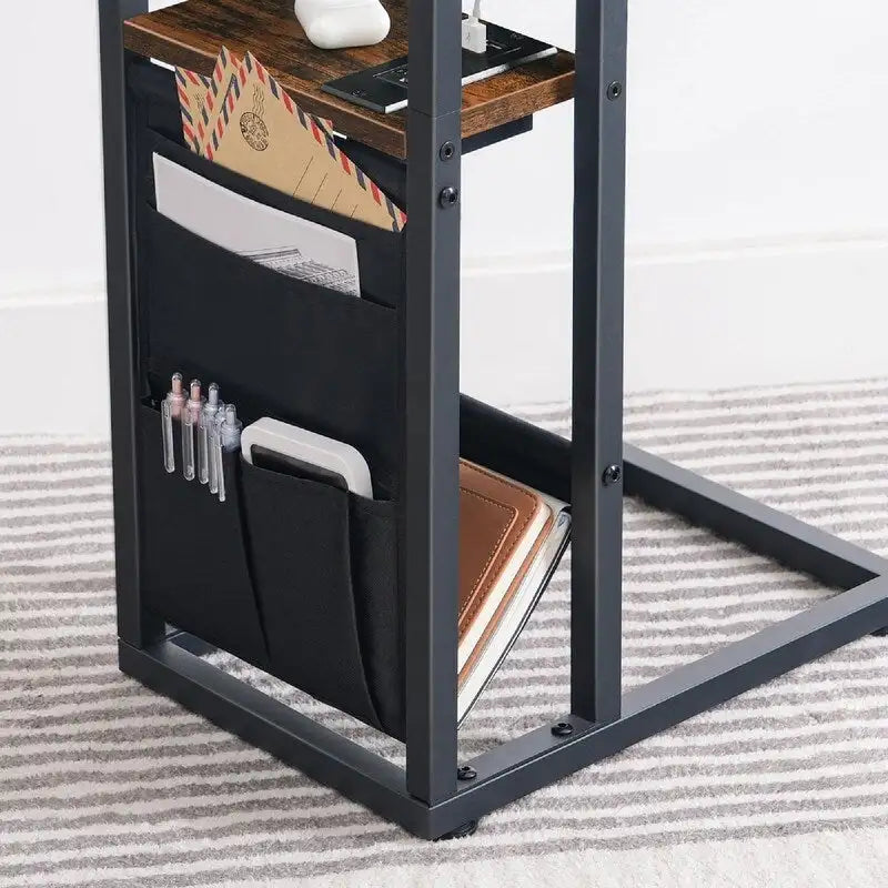 Table d'appoint en C avec station de charge - 52,1P x 39,1L x 61H cm