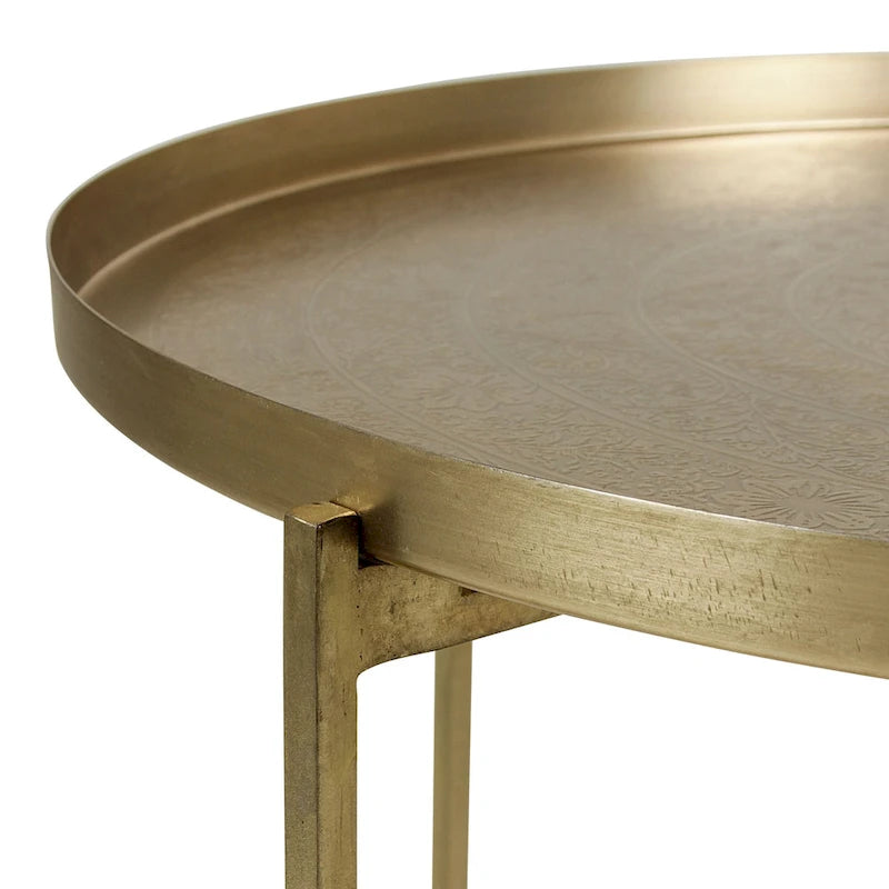 Table d'appoint Eros avec plateau-plateau gravé de motifs floraux, finition laiton antique, par East at Main