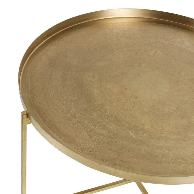Table d'appoint Eros avec plateau-plateau gravé de motifs floraux, finition laiton antique, par East at Main