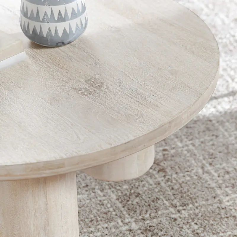 Table basse ronde Beau par Kosas Home