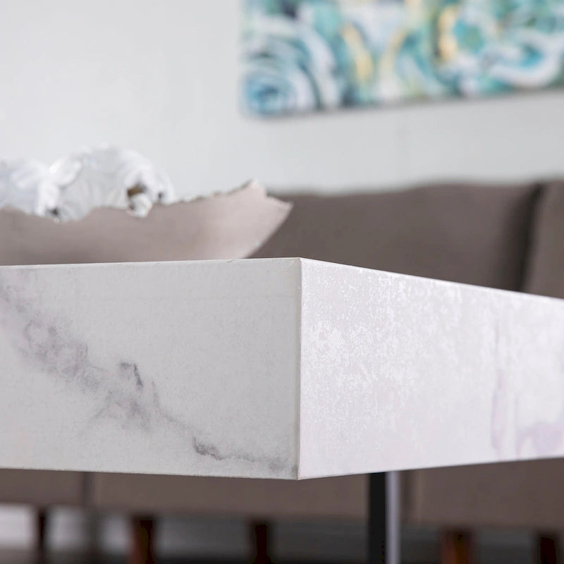 Table basse moderne Kiernan en faux marbre par SEI Furniture