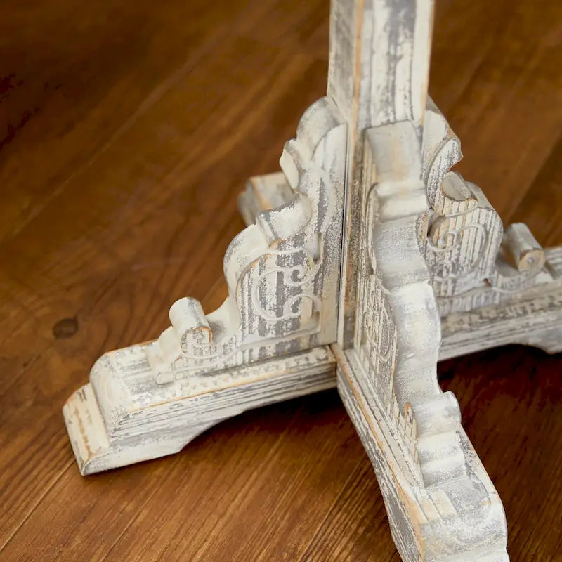 Table d'appoint ou de bout en bois sculpté avec plateau en bois marron - Gris, Blanc, Crème - Roche River Decor