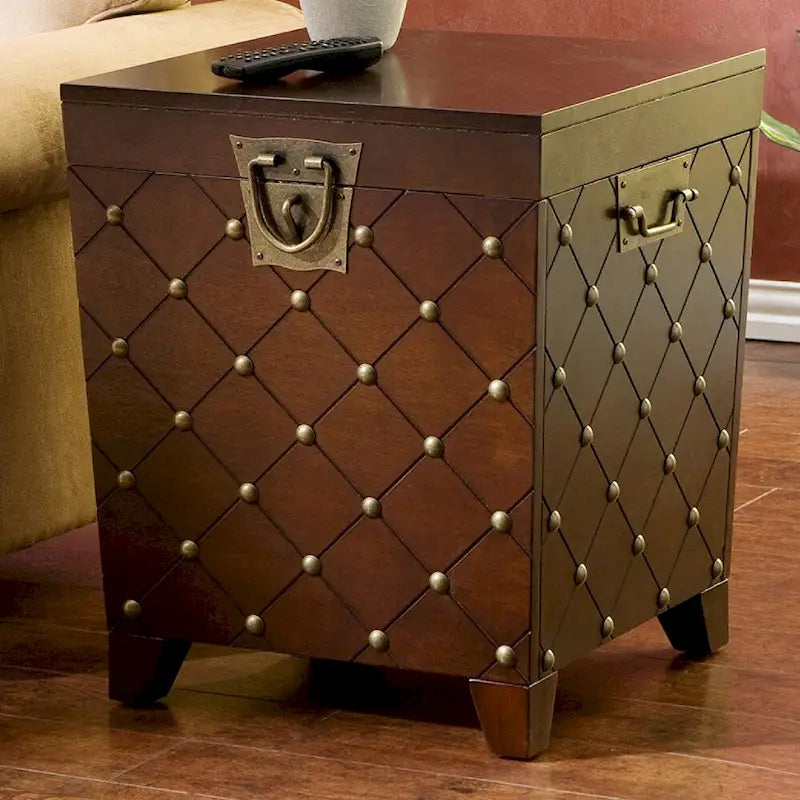 SEI Furniture Liatris – Coffre de bout de canapé expresso avec clous décoratifs