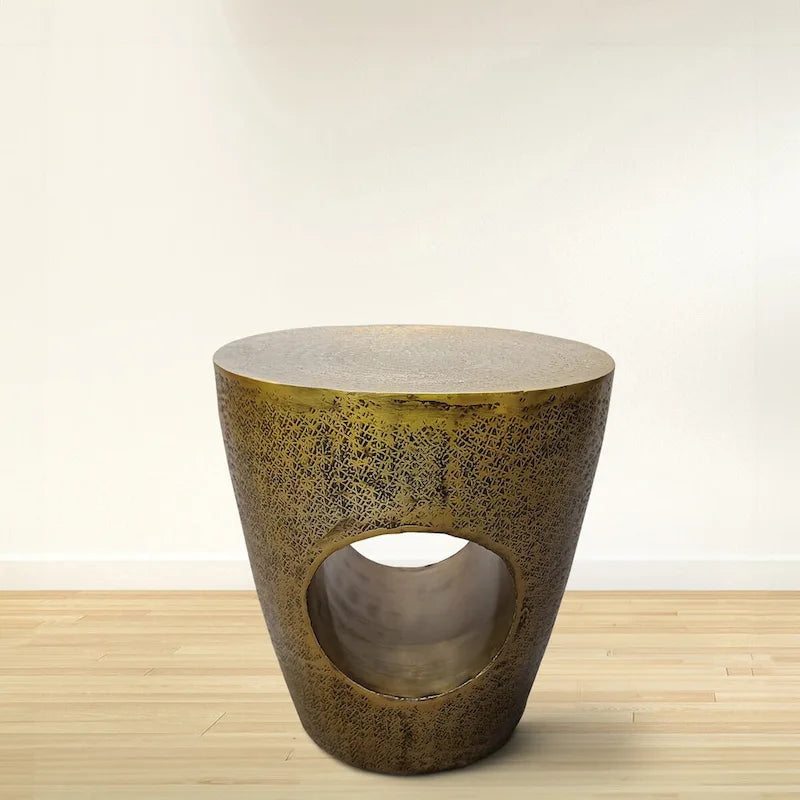 Table d'appoint Nala 17 pouces, forme de tambour conique avec centre creux unique, aluminium laiton antique