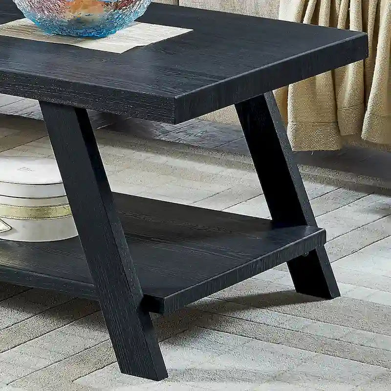 Table basse contemporaine en bois avec étagère