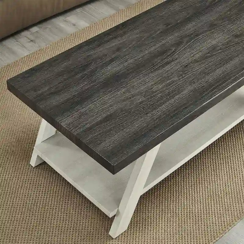 Table basse contemporaine en bois avec étagère
