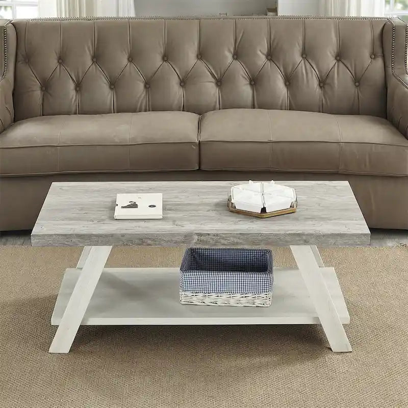 Table basse contemporaine en bois avec étagère