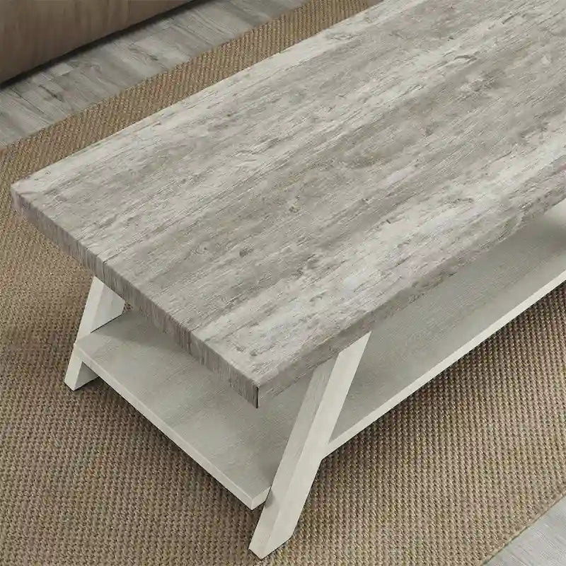 Table basse contemporaine en bois avec étagère