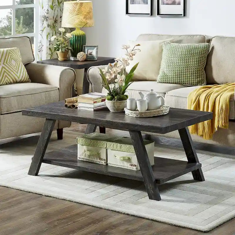 Table basse contemporaine en bois avec étagère