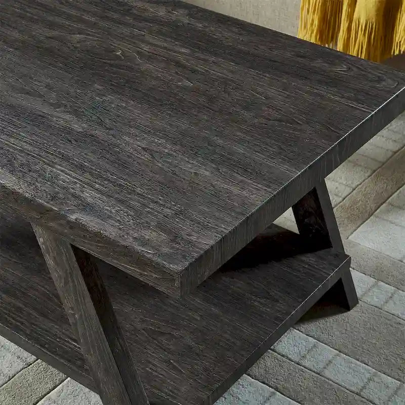 Table basse contemporaine en bois avec étagère