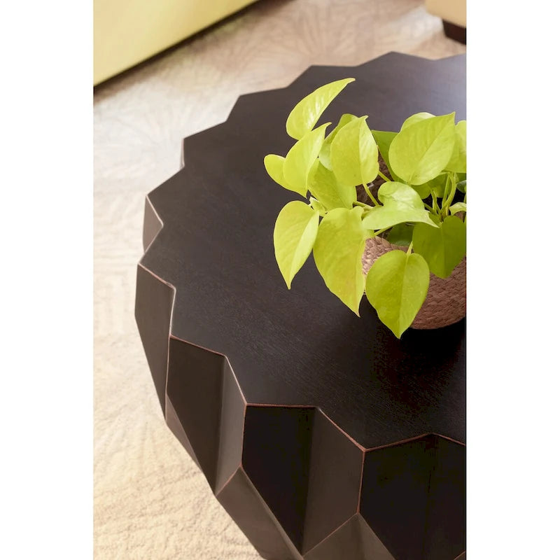 Table basse ronde vieillie HomeRoots 29 en bois massif noir