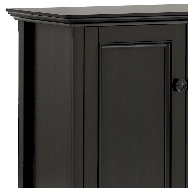 WYNDENHALL Halifax Armoire de rangement transitionnelle large en bois massif 66 po à 4 portes en brun hickory - 18p x 66l x 34h