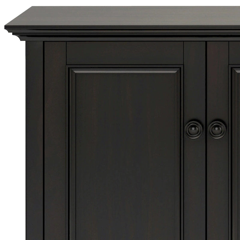 WYNDENHALL Halifax Armoire de rangement transitionnelle large en bois massif 66 po à 4 portes en brun hickory - 18p x 66l x 34h