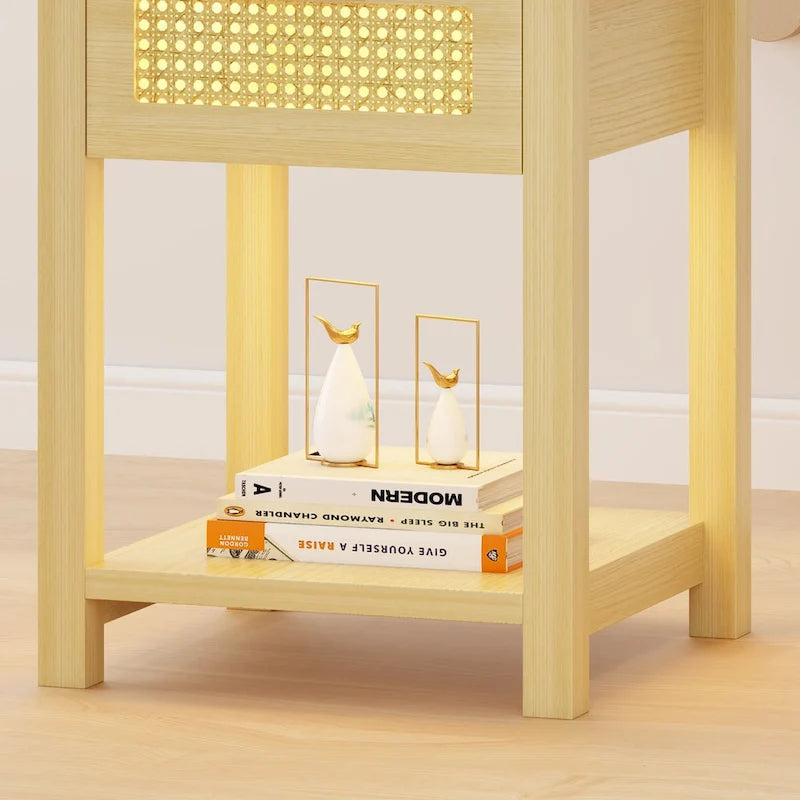 Table d'appoint avec lampe et station de recharge