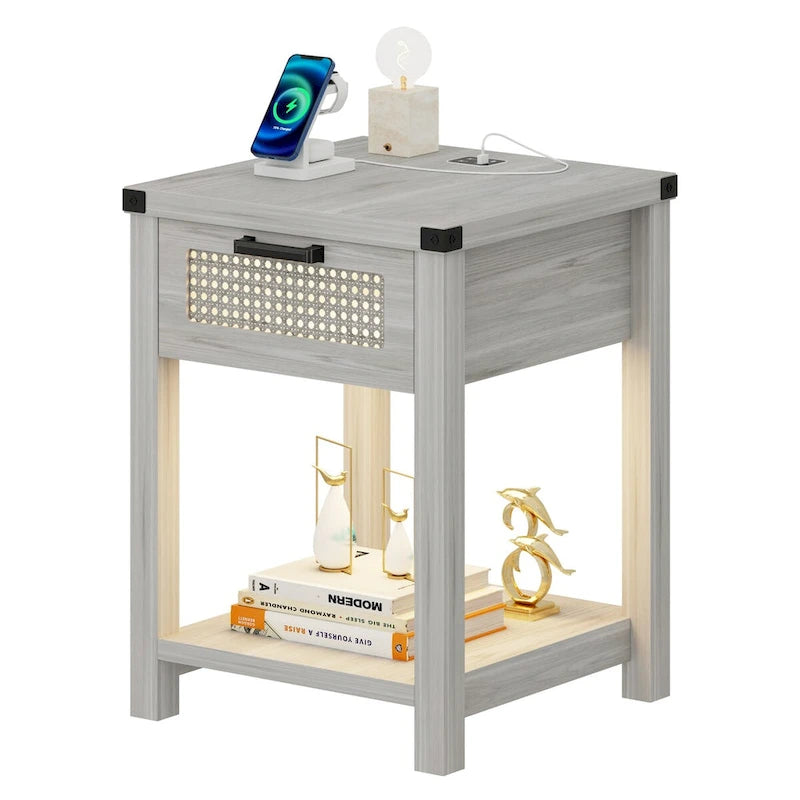 Table d'appoint avec lampe et station de recharge