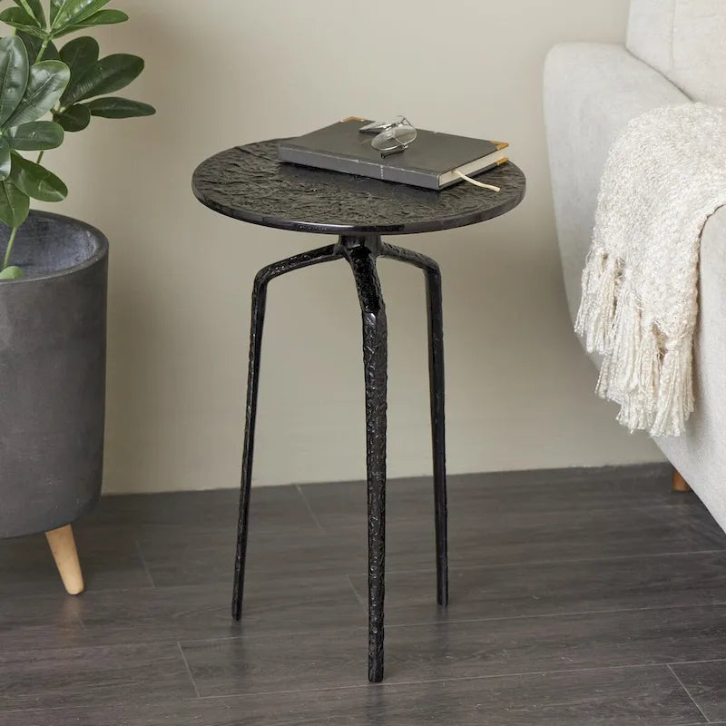 Table d'appoint en métal aluminium, géométrique, fine et texturée – Argent, Or ou Gris – Roche River Decor